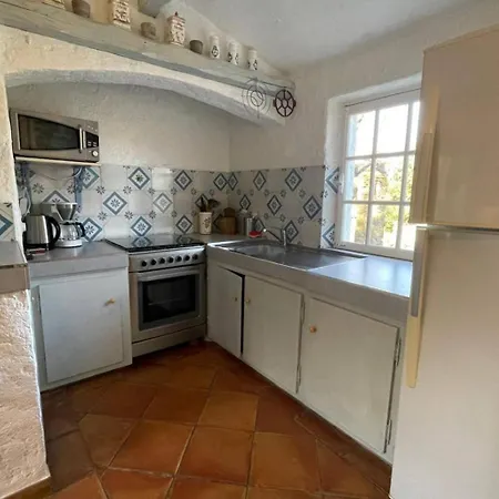 Authenticité Sérénité Au Cœur Des Vignes Maison T3 à Hébergement de vacances *